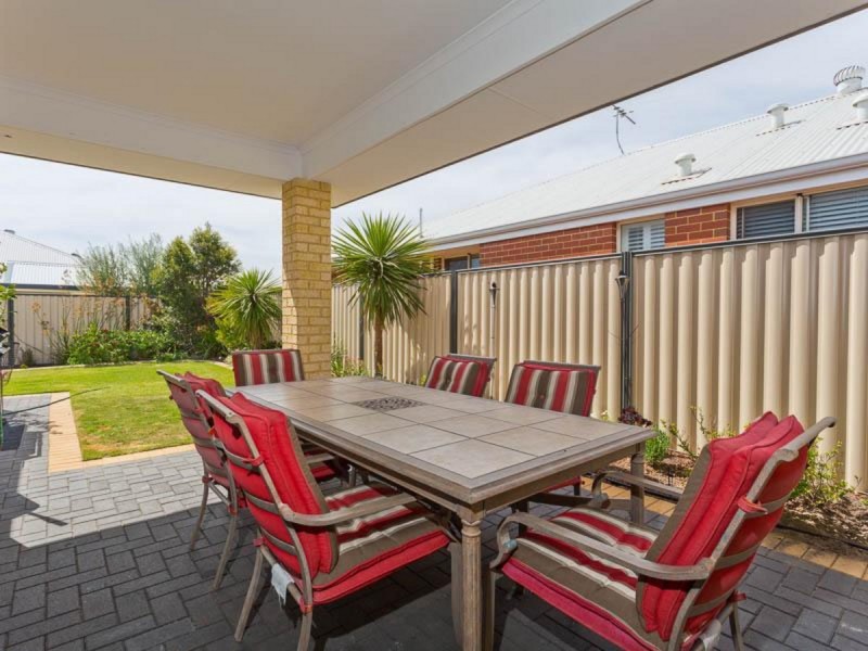 30 Camden Boulevard, Aubin Grove WA 6164