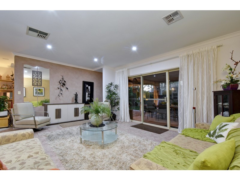 65 Cheriton Drive, Carramar WA 6031