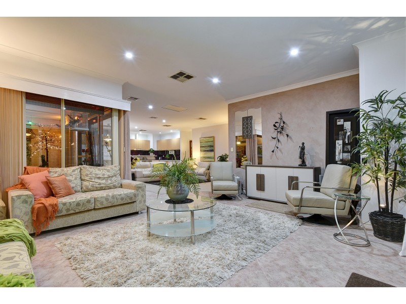 65 Cheriton Drive, Carramar WA 6031