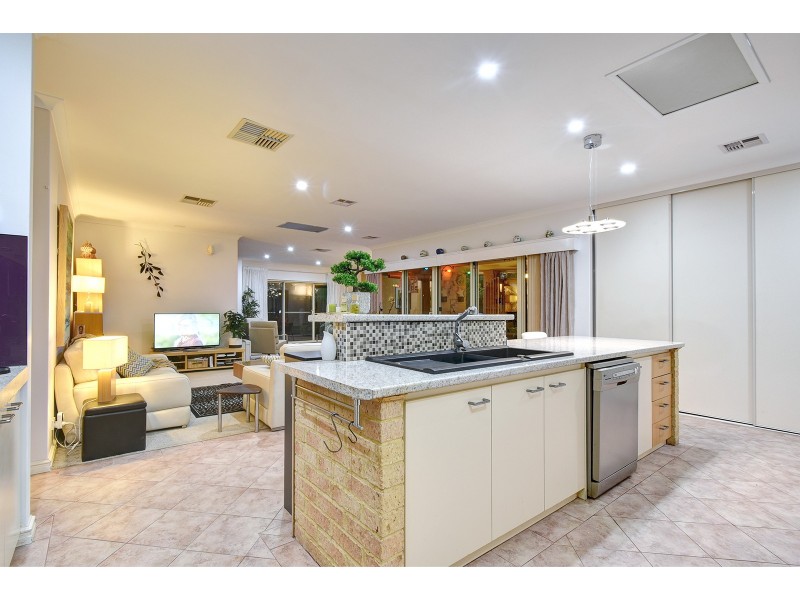 65 Cheriton Drive, Carramar WA 6031