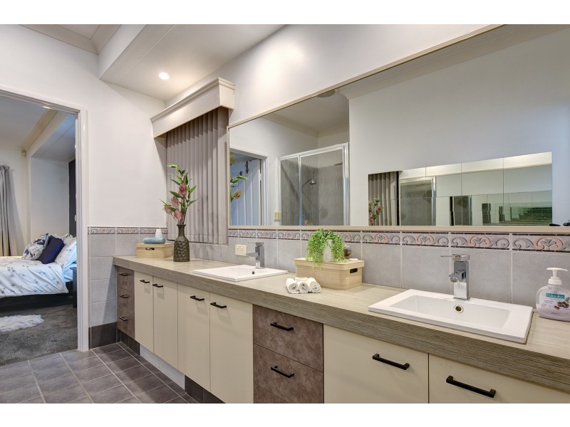 65 Cheriton Drive, Carramar WA 6031