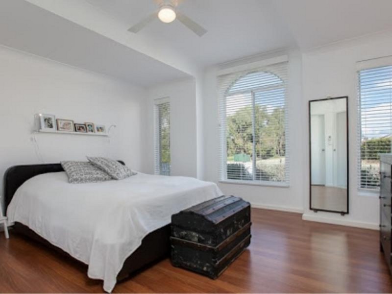 31 Salton Street, Secret Harbour WA 6173