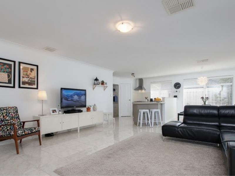 31 Salton Street, Secret Harbour WA 6173