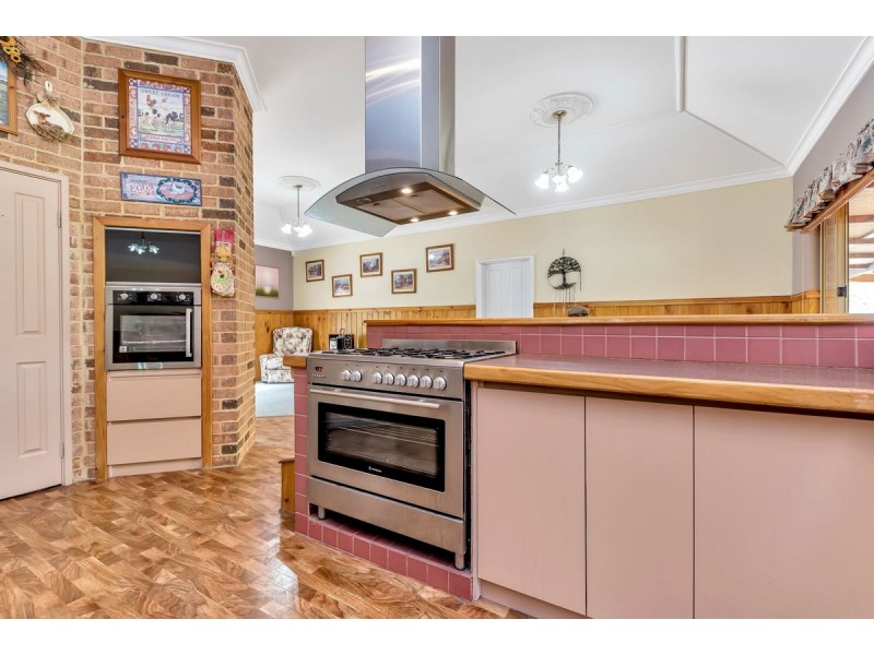 8 Lazenby Avenue, Ravenswood WA 6208