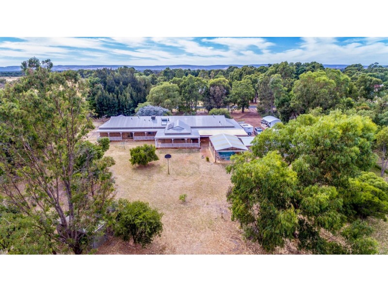 8 Lazenby Avenue, Ravenswood WA 6208