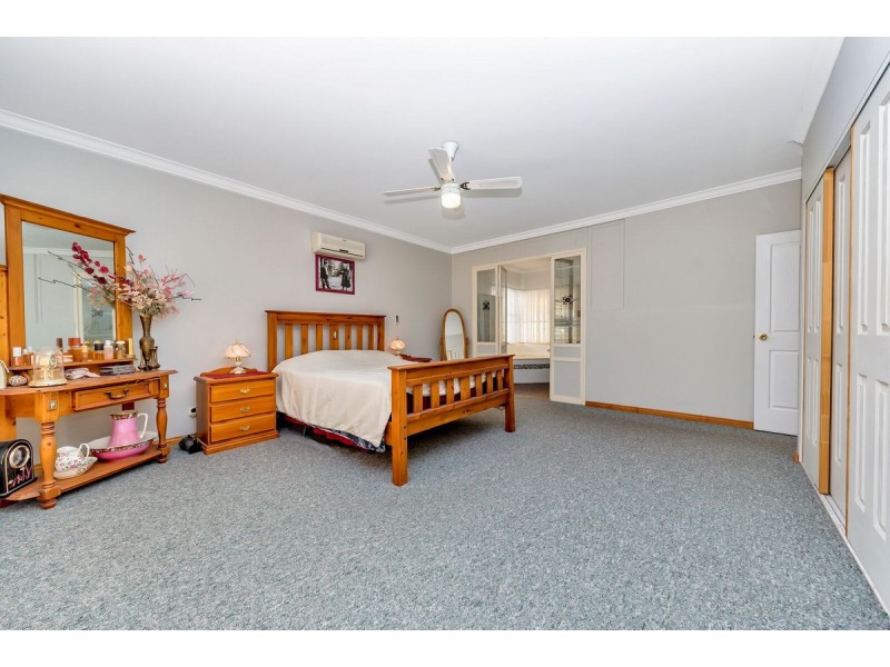 8 Lazenby Avenue, Ravenswood WA 6208