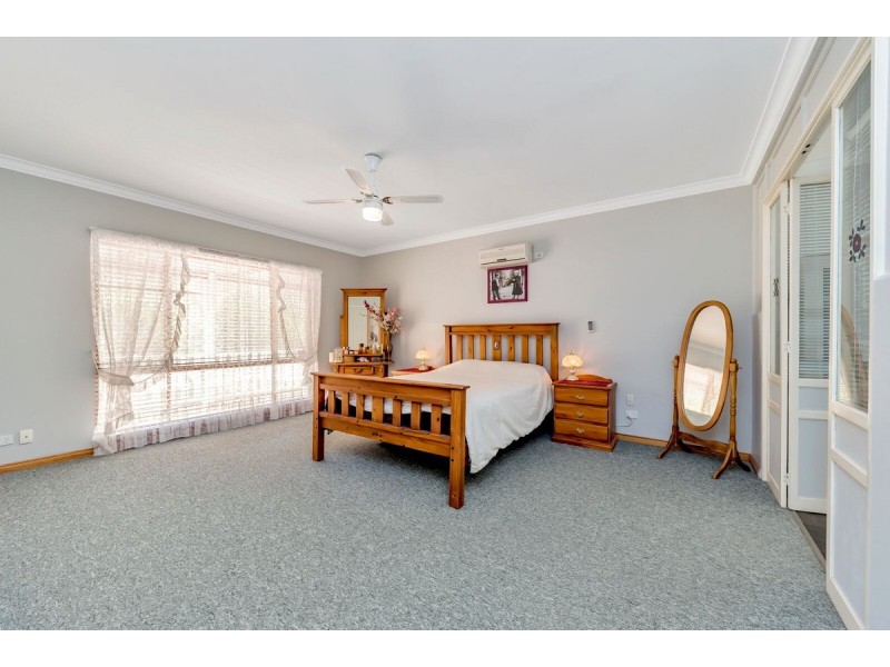 8 Lazenby Avenue, Ravenswood WA 6208