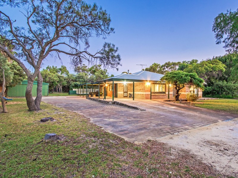 26 Trenant Gardens, Golden Bay WA 6174