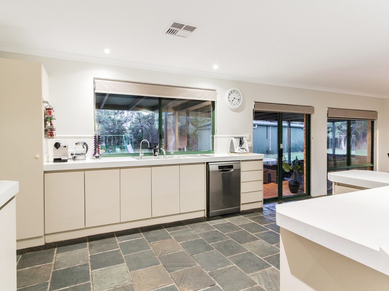 26 Trenant Gardens, Golden Bay WA 6174