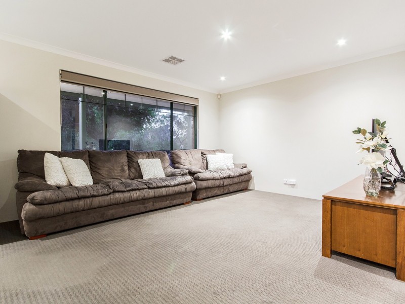 26 Trenant Gardens, Golden Bay WA 6174