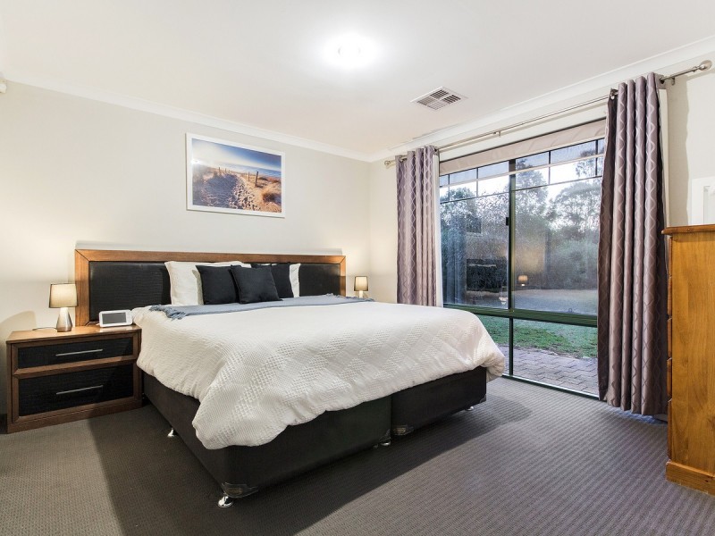 26 Trenant Gardens, Golden Bay WA 6174