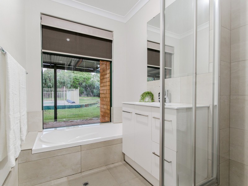 26 Trenant Gardens, Golden Bay WA 6174