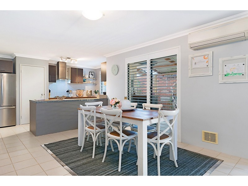 5 Village Lane, Success WA 6164