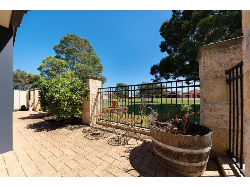 5 Village Lane, Success WA 6164
