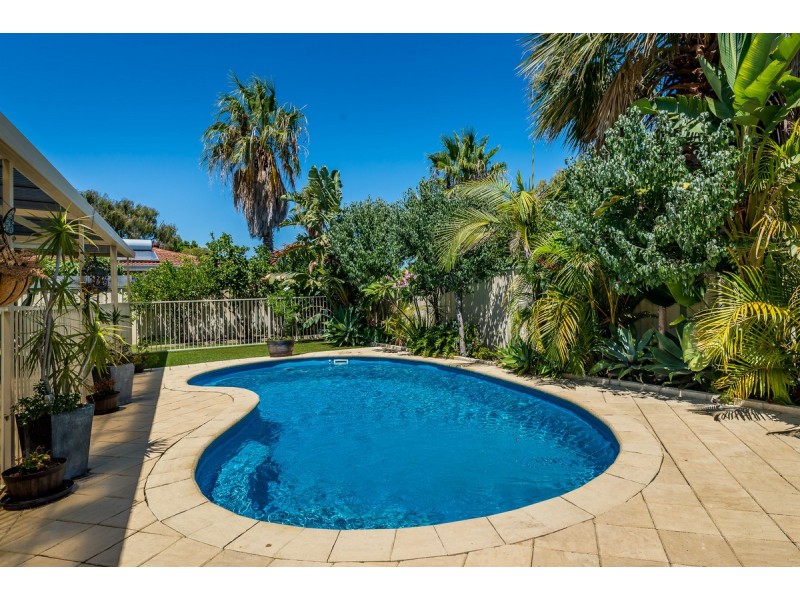 4 Ocean View Road, Edgewater WA 6027