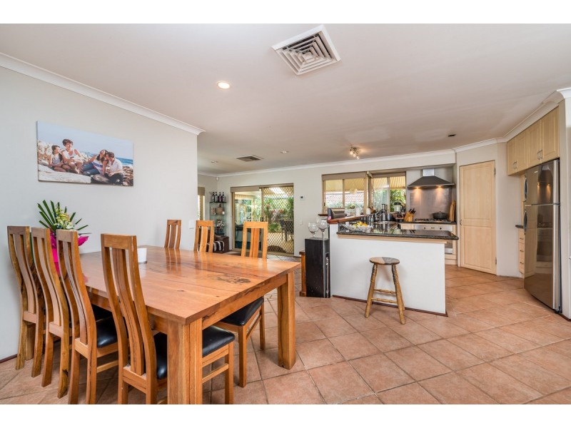 4 Ocean View Road, Edgewater WA 6027