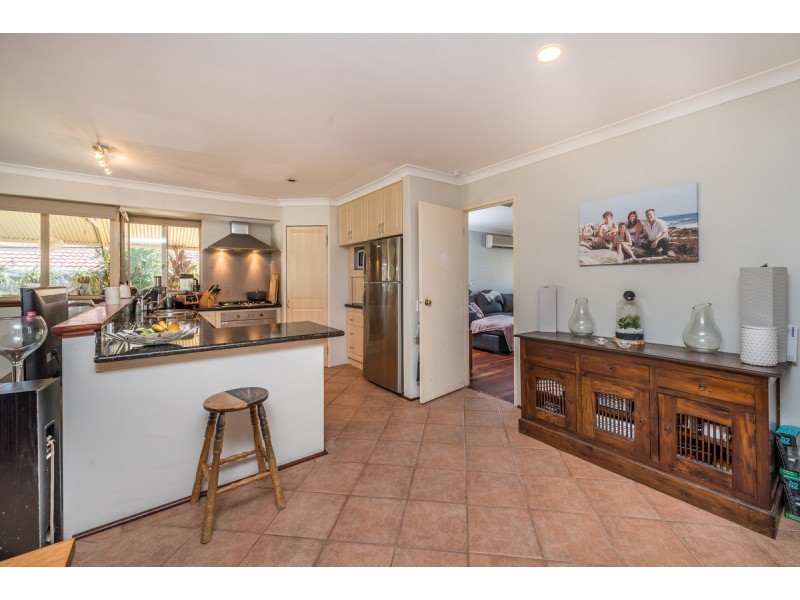 4 Ocean View Road, Edgewater WA 6027