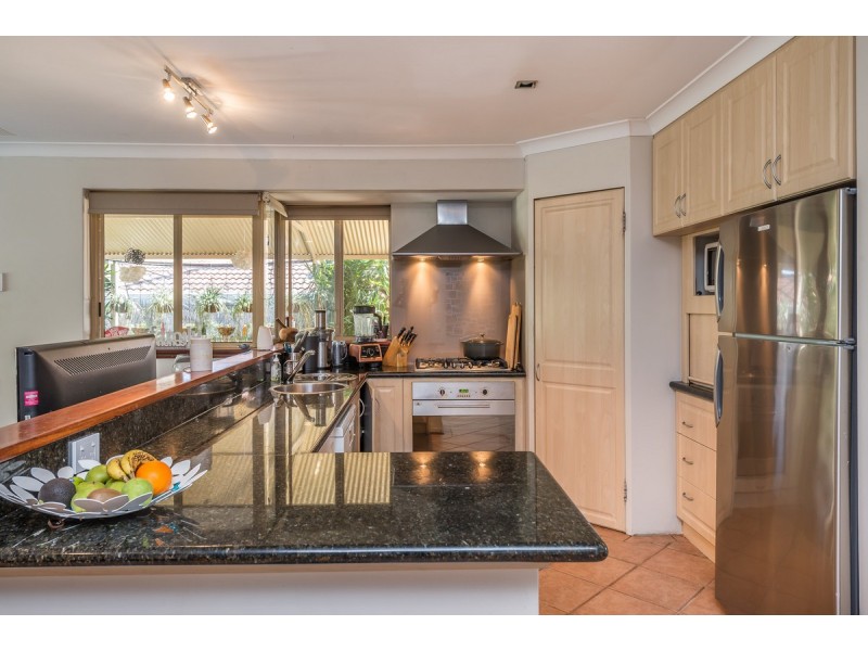 4 Ocean View Road, Edgewater WA 6027
