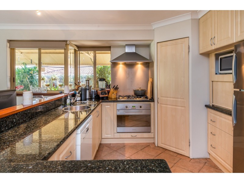 4 Ocean View Road, Edgewater WA 6027