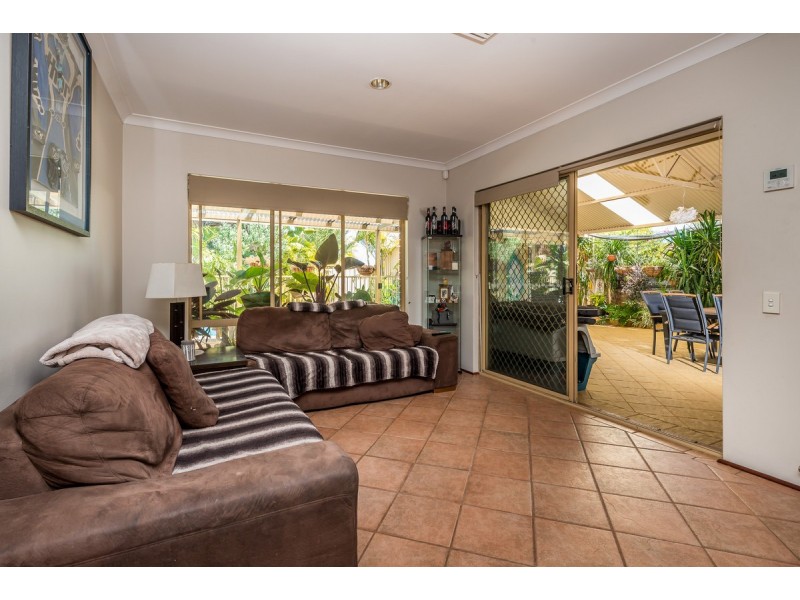 4 Ocean View Road, Edgewater WA 6027