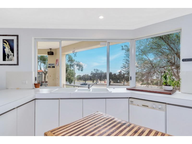 3 Janis Street, Halls Head WA 6210