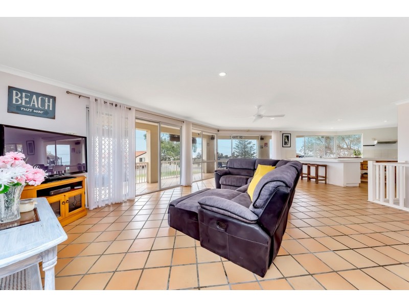 3 Janis Street, Halls Head WA 6210