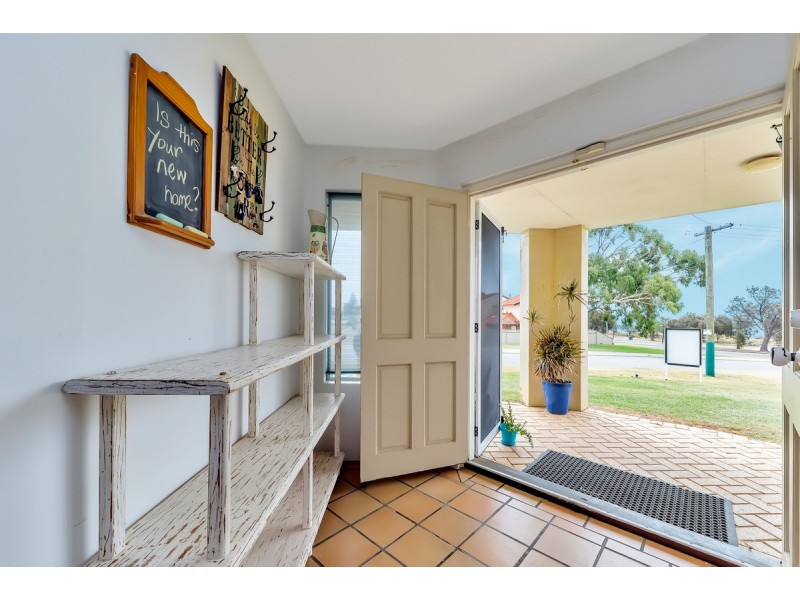 3 Janis Street, Halls Head WA 6210