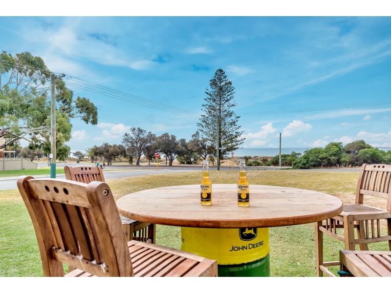 3 Janis Street, Halls Head WA 6210