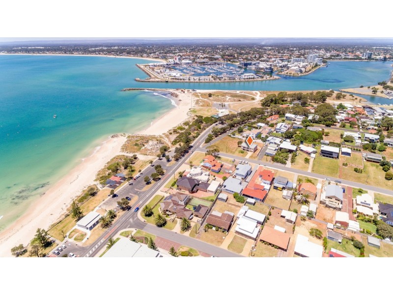 3 Janis Street, Halls Head WA 6210