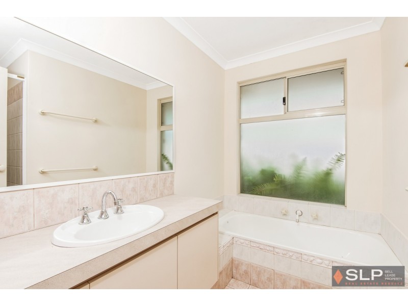 14 St Ives Drive, Yanchep WA 6035