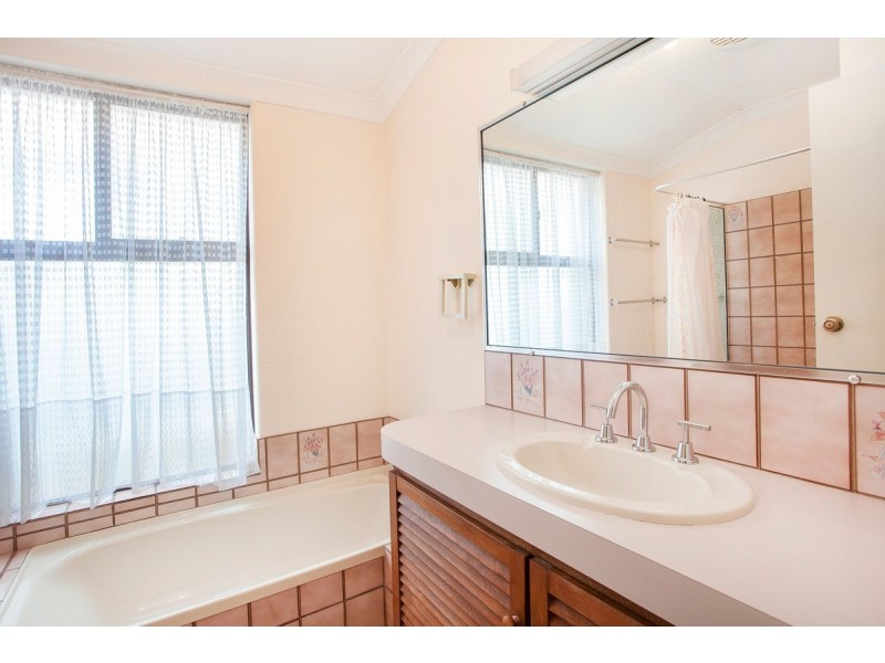 12 Ainslie Court, Kardinya WA 6163