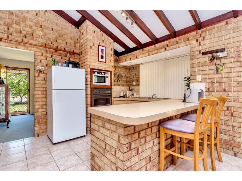 10 Saskatchewan Way, Greenfields WA 6210