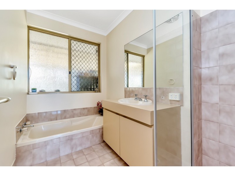 10 Saskatchewan Way, Greenfields WA 6210