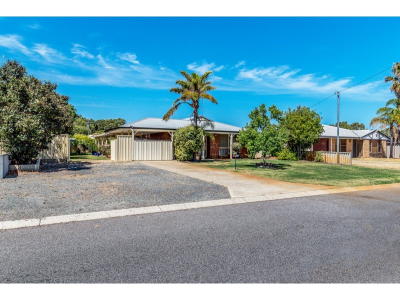10 Saskatchewan Way, Greenfields WA 6210