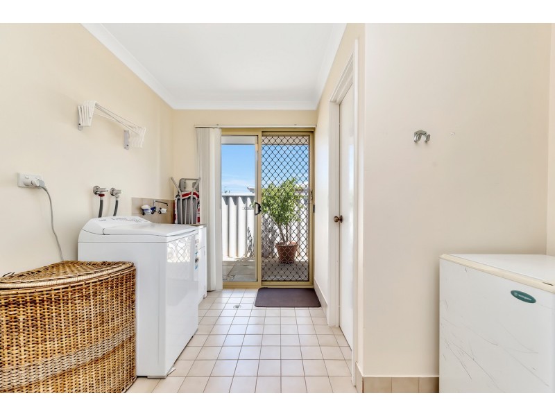 10 Saskatchewan Way, Greenfields WA 6210