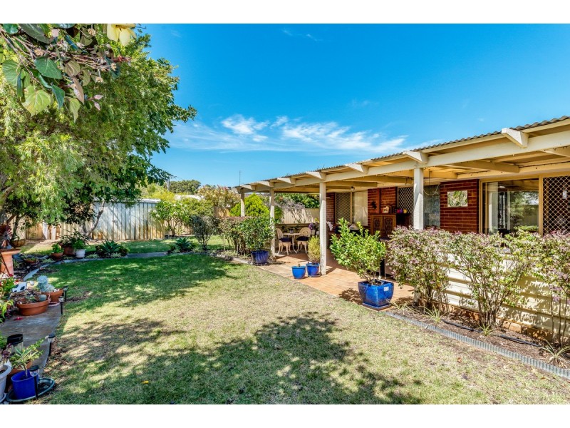 10 Saskatchewan Way, Greenfields WA 6210