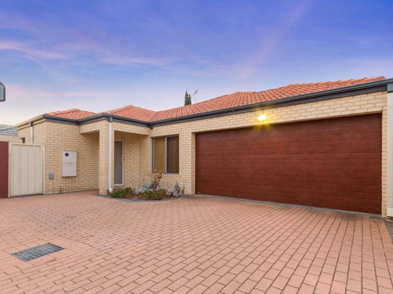 6/32 Gemini Way, Madeley WA 6065