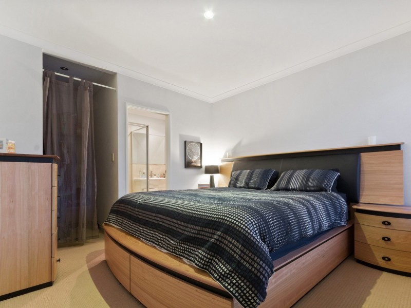 6/32 Gemini Way, Madeley WA 6065