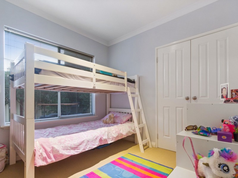 6/32 Gemini Way, Madeley WA 6065