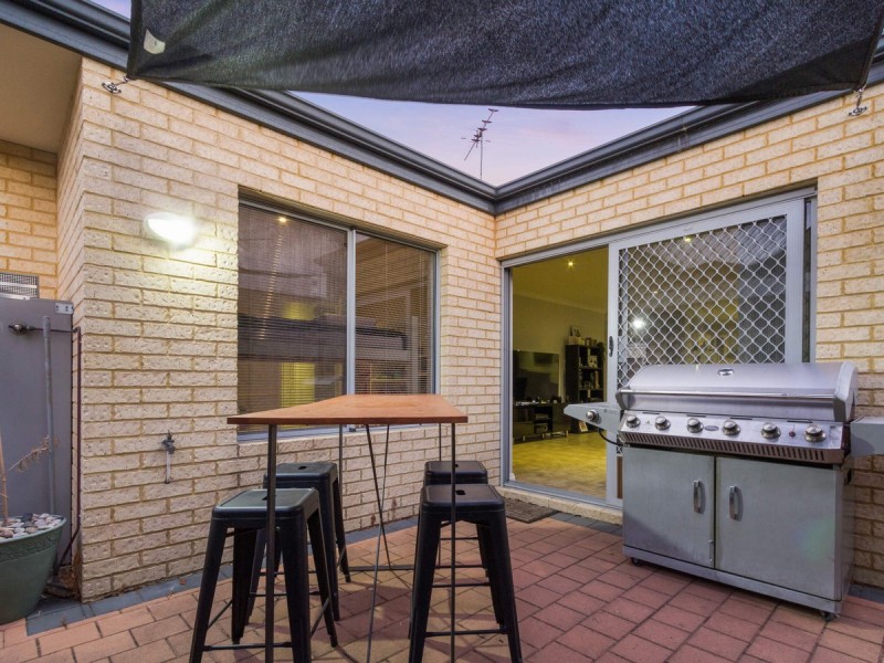 6/32 Gemini Way, Madeley WA 6065