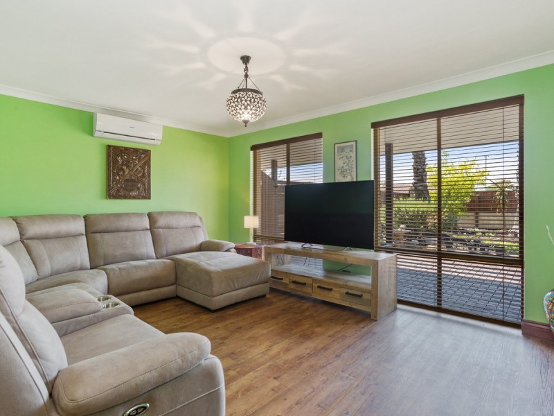 4 Curlew Way, Yangebup WA 6164