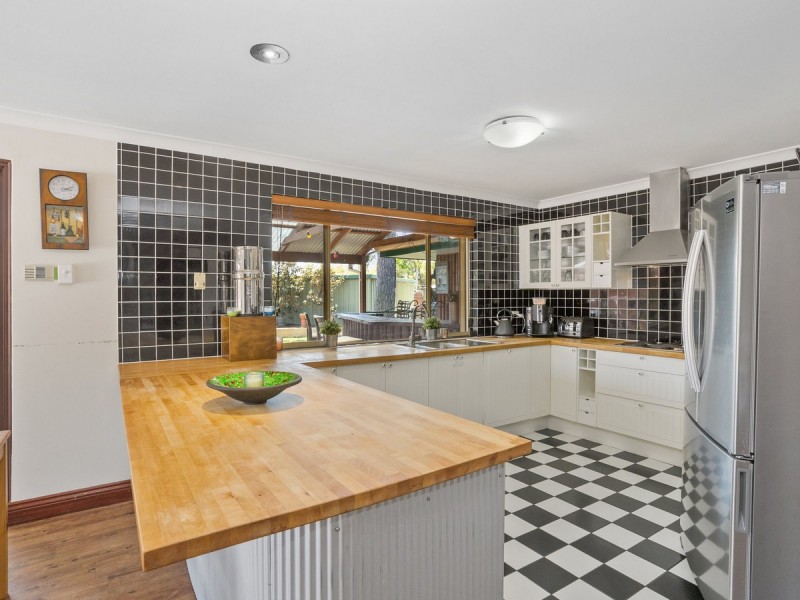 4 Curlew Way, Yangebup WA 6164