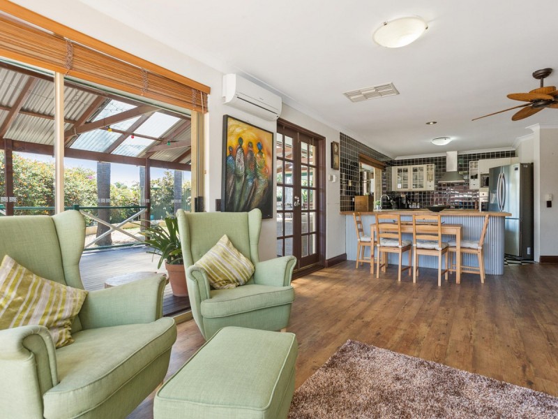 4 Curlew Way, Yangebup WA 6164