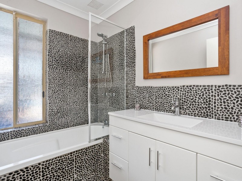 4 Curlew Way, Yangebup WA 6164