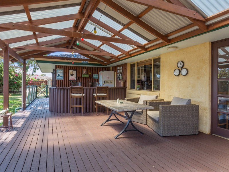 4 Curlew Way, Yangebup WA 6164