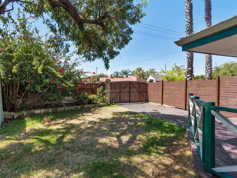 4 Curlew Way, Yangebup WA 6164