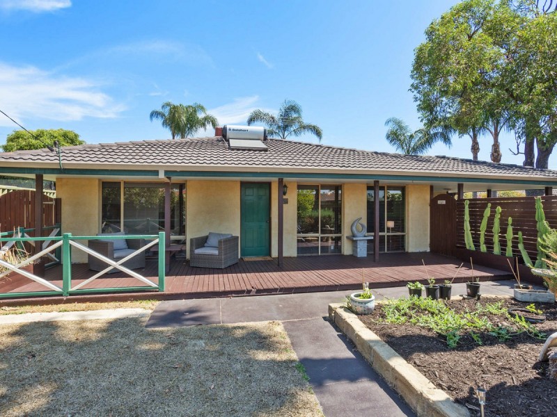 4 Curlew Way, Yangebup WA 6164