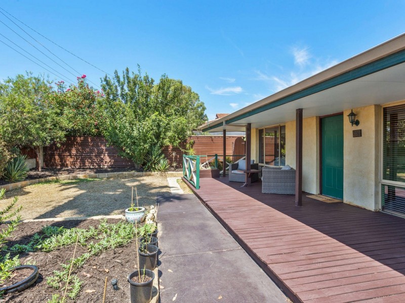 4 Curlew Way, Yangebup WA 6164