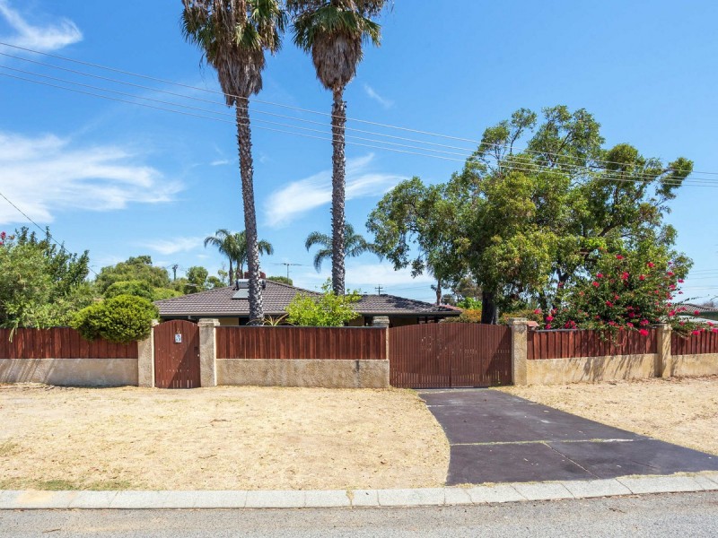 4 Curlew Way, Yangebup WA 6164