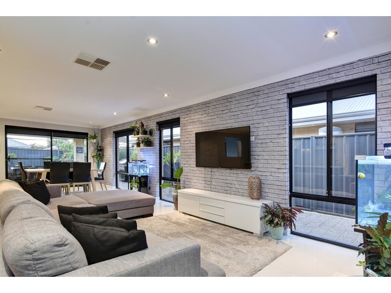 3 Mystery Road, Banksia Grove WA 6031